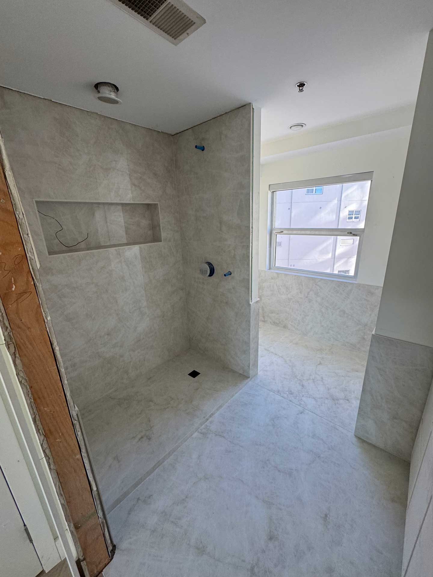 Minimalist bathroom design