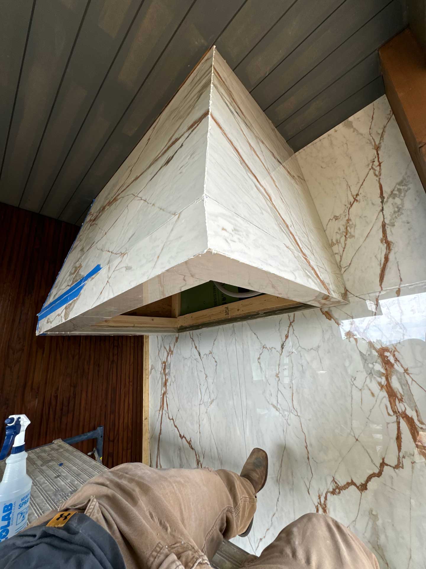 Seamless porcelain floor installation